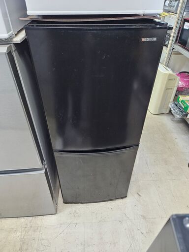 リサイクルショップどりーむ荒田店　№10231　一人暮らしに最適サイズ♪　2ドア冷蔵庫　アイリスオーヤマ　2021年製　142L