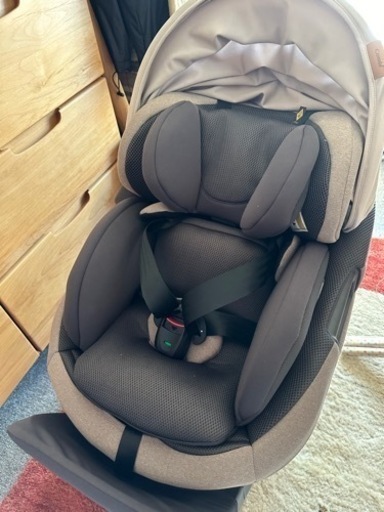 値下げしました 未使用品　子供用品 ベビー用品 コンビチャイルドシート ISOFIX対応 エッグショック 新生児から使用できる