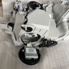 価格相談可》ハイエース 純正ヘッドライト左右セット