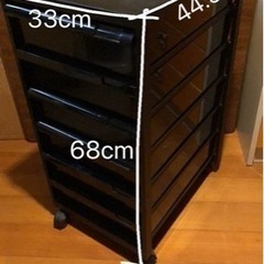 鉄製枠の書類ケース