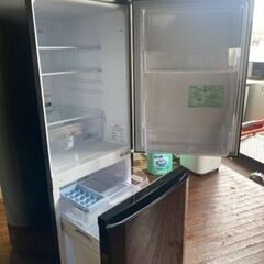 福岡市内配送設置無料　三菱　冷凍冷蔵庫　2020年製　MR-P15E-B1