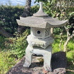 石灯籠　灯篭　庭　日本庭園　