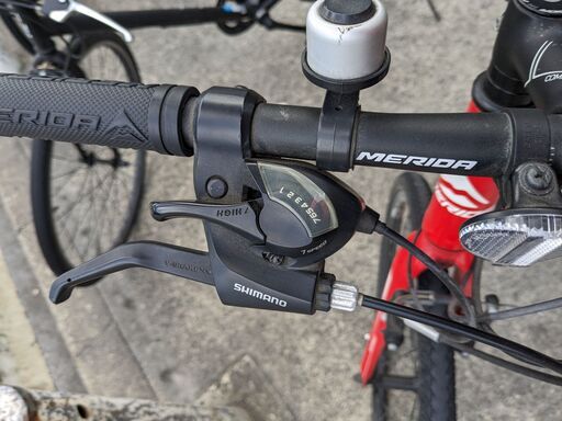 MERIDAのクロスバイクCrossway100 屋内駐輪場保管備品