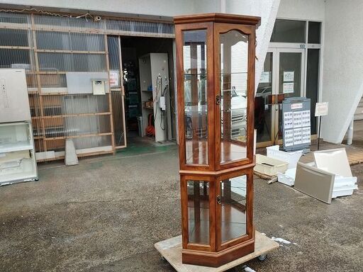 カリモク コロニアル キュリオケース コーナー型 3面ガラス木製ショー