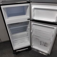 maxzen　JR112ML01GM　２ドア冷蔵庫　黒色『美品中古、冷凍庫ドアポケット欠品』2022年 MAXZEN（マクスゼン） 中古 LB-JR112ML01GM 冷蔵庫 112L MAXZEN
