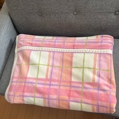 西川　薄手毛布　ピンク