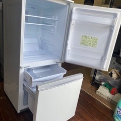 北九州市内配送可能　　シャープ 137L 2ドアノンフロン冷蔵庫 keyword キーワードホワイト SJ14E5KW