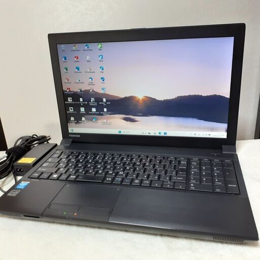 【取引中です】TOSHIBA　dynabook　15インチ　i5　8GB　 SSD（256）　Wi-Fi　マルチ　テンキー　Windows11　23H2