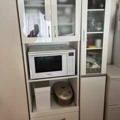 【決まりました】食器棚、キッチン収納（画像左）