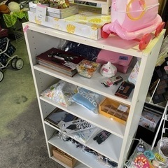 木製のホワイトの棚