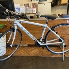 【LOUIS GARNEAU RSR-lV  前後タイヤ新品！】アルミフレーム　3×8速　700×28cクロスバイク　ホワイト