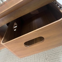 取引中　ローテーブル