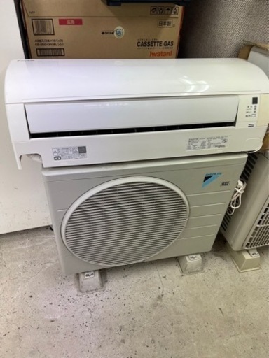 早い者勝ち！10畳用エアコン工事費込み¥40000