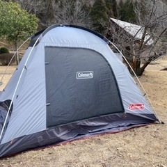 Coleman　タフワイドドームIV　ブラック／グレー色　グランドシート付きです Amazon.co.jp: Coleman 2190861 Tough Wide Dome IV/300 Hexa