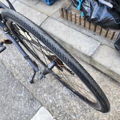 クロスバイク　７００ｘ２８ｃ　3x７変速　フレーム　アルミ　配達可能