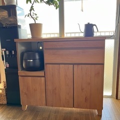 キッチンカウンター　カップボード　木製