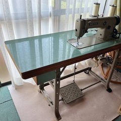 職業用電動ミシン