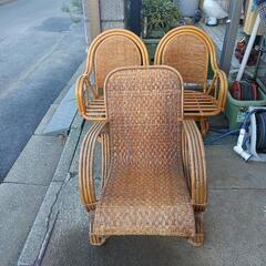 無料でお譲り致します。籐製椅子3脚セット 引取お願い致します。
