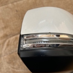 30アルファード、ヴェルファイア 右ミラー