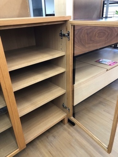 店頭受け渡し】（202）無印良品 3枚扉ガラス戸キャビネット 中古品 - 収納家具