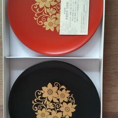 【ネット決済】新品、箔座、鉄線唐草模様丸取り皿2枚