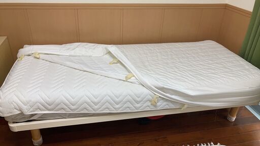 あと一台のみ、相談中 3月末取りにこれる方。ニトリ シングルベッド　2台あります。使用期間1年半