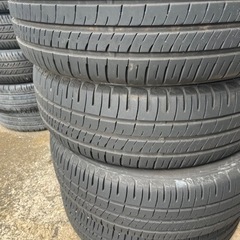 セダンからミニバンまで対応　205/60R16  EC204 4本