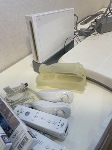 値下げしました】Wii 2台 ソフト 付き 色々 まとめて まるごと セット
