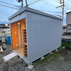 イナバ物置 バイクガレージ FXN-2234HY リモコンシャッター付き 内装仕上げ