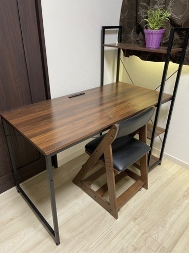 ほぼ新品☆机\u0026椅子セット☆学習机に！デスクワークに！子供から大人まで。