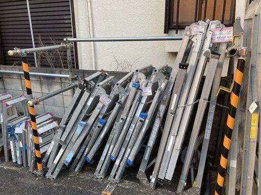 伸縮立ち馬色々あります。