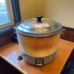 決まりました❗️ガス炊飯器 3升 リンナイ RR-30S1 プロパンガス　業務用　中古