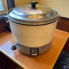 決まりました❗️ガス炊飯器 3升 リンナイ RR-30S1 プロパンガス　業務用　中古