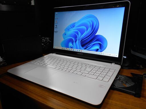ノートパソコン SONY VAIO Windows11 SSD256GB メモリ8GB  Office2021