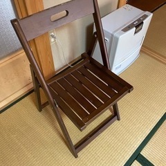 木製折り畳み椅子　洋風　ブラウン　家具　チェア