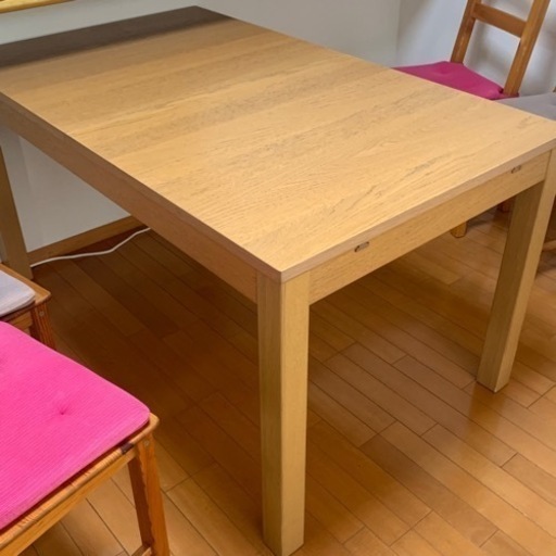 イケアIKEA BJURSTA ビュースタ 伸長式ダイニングテーブル