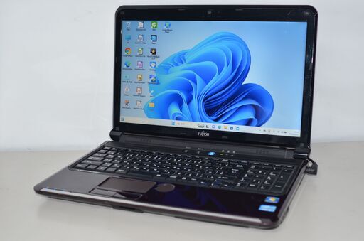 中古ノートパソコン 富士通 AH56/C Windows11+office 爆速新品SSD256GB core i5-2520M/メモリ8GB/15.6インチ/ブルーレイ/無線/Webカメラ