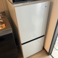 【高年式】美品　ハイセンス冷凍冷蔵庫HR-D1304