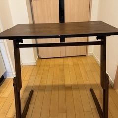 新品購入後半年以内の使用　美品　昇降式　テーブル　ブラウン　家具 机