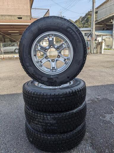 中古 中古ブリヂストンスタッドレスタイヤセット195/65R15 ノア 
