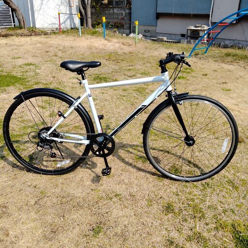 24年2月新車購入で超美品! オートライト付きクロスバイク フォークスAC500A マットホワイト