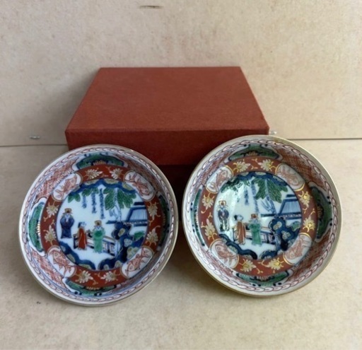 k220604 2皿セット 大明嘉靖年製 古伊万里 金彩色絵 唐人図 小皿 仕分皿 和食器 古民具 古道具 伝統工芸 古美術 時代物 骨董 現状品 中古品