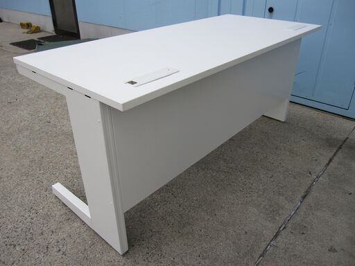 2022年製 事務机 ホワイト 平デスク 1600x700 イナバ瀬