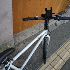 美品☆LASSIG[レッシグ]700cクロスバイク 7speed/ホワイト