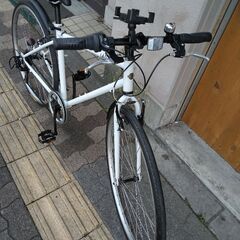 美品☆LASSIG[レッシグ]700cクロスバイク 7speed/ホワイト