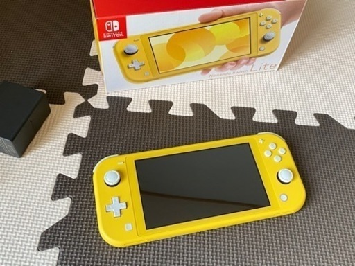 ニンテンドースイッチライト  スプラントゥーン 2ソフト付き