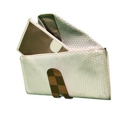 ヒロコハヤシ カルディナーレ 長財布ビッグサイズ ホワイト