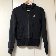 アディダス　adidas  パーカー