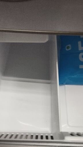 持ち帰り特価！ 綺麗な冷蔵庫 355 L 2011年製 別館においてます - 冷蔵庫 