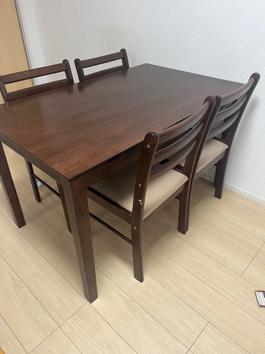 ダイニングテーブル.椅子セット